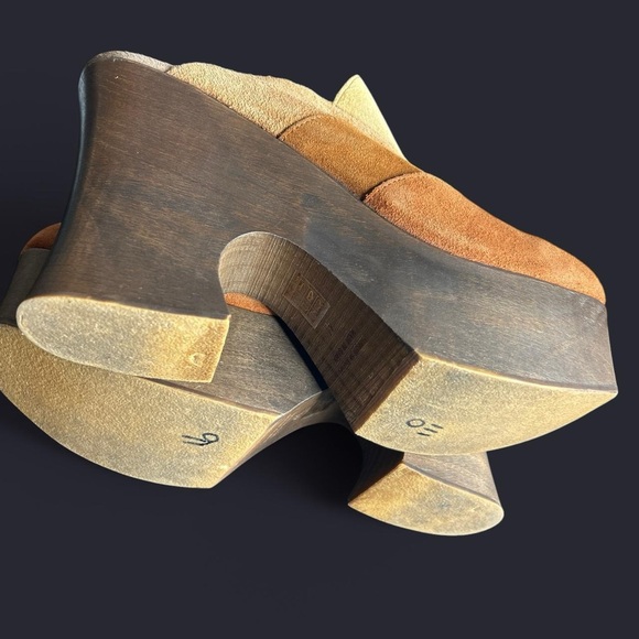Free People Big Sky Wood Suede
Platform Clog. 4.5 inch heel with 2 inch - Picture 6 of 7